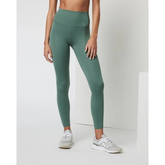 Vuori Evolve Legging in Sea Pine - Picture 2 of 6